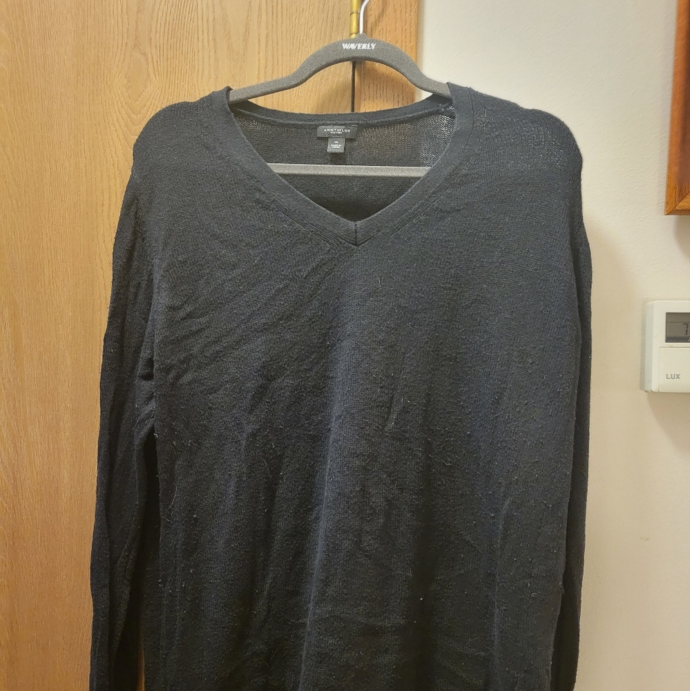 ANN TAYLOR FACTORY Lightweight Black Sweater (XL)
